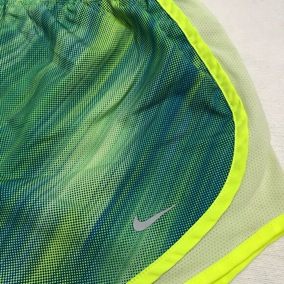 Bundle under armour heat gear and Nike dri-fit womens shorts size S - Picture 4 of 11